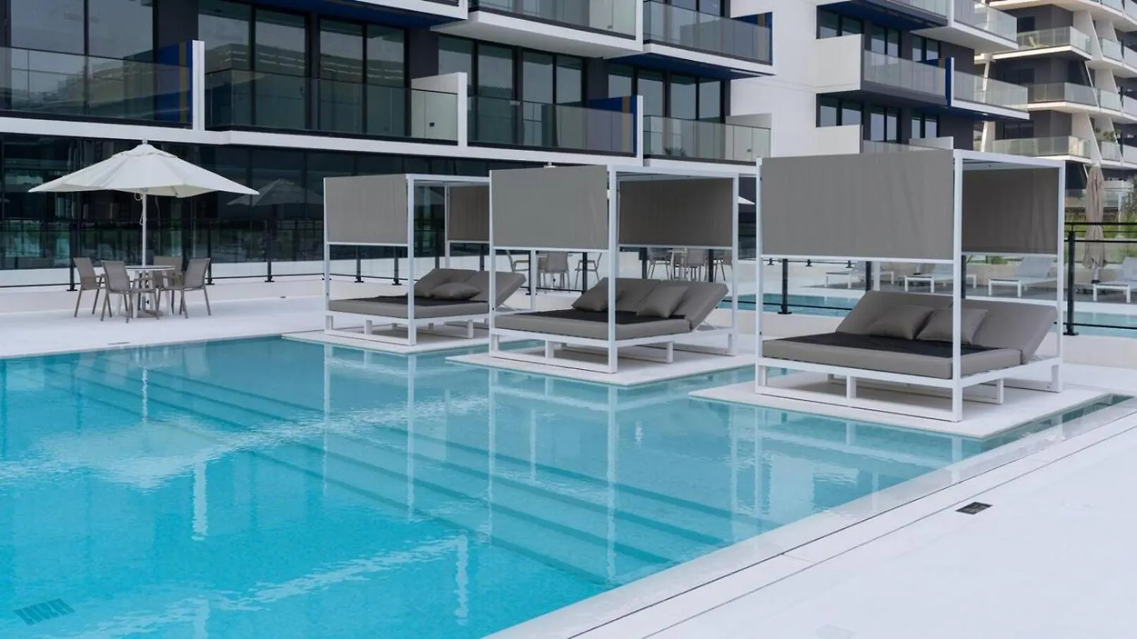 Jvc 1Br Apartment Modern Comfort, Pool, Parking Dubai
